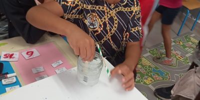 Petits débrouillards dans les jardins à l’école de La Grande Ravine