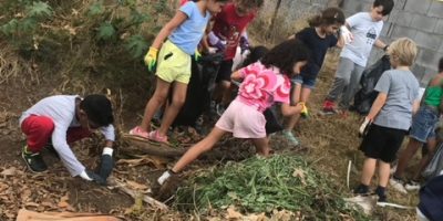 World Clean Up Day à Mario Hoarau