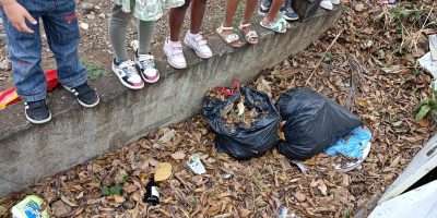 Aujourd’hui c’était le Cleaning Day à l’école! Nous avons nettoyé la planète!!