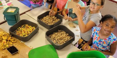 Livraison et mise en place d’un lombricomposteur à l’école Adèle Ferrand