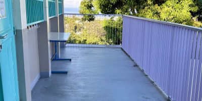 Les petits jardiniers en réflexion pour améliorer leur environnement