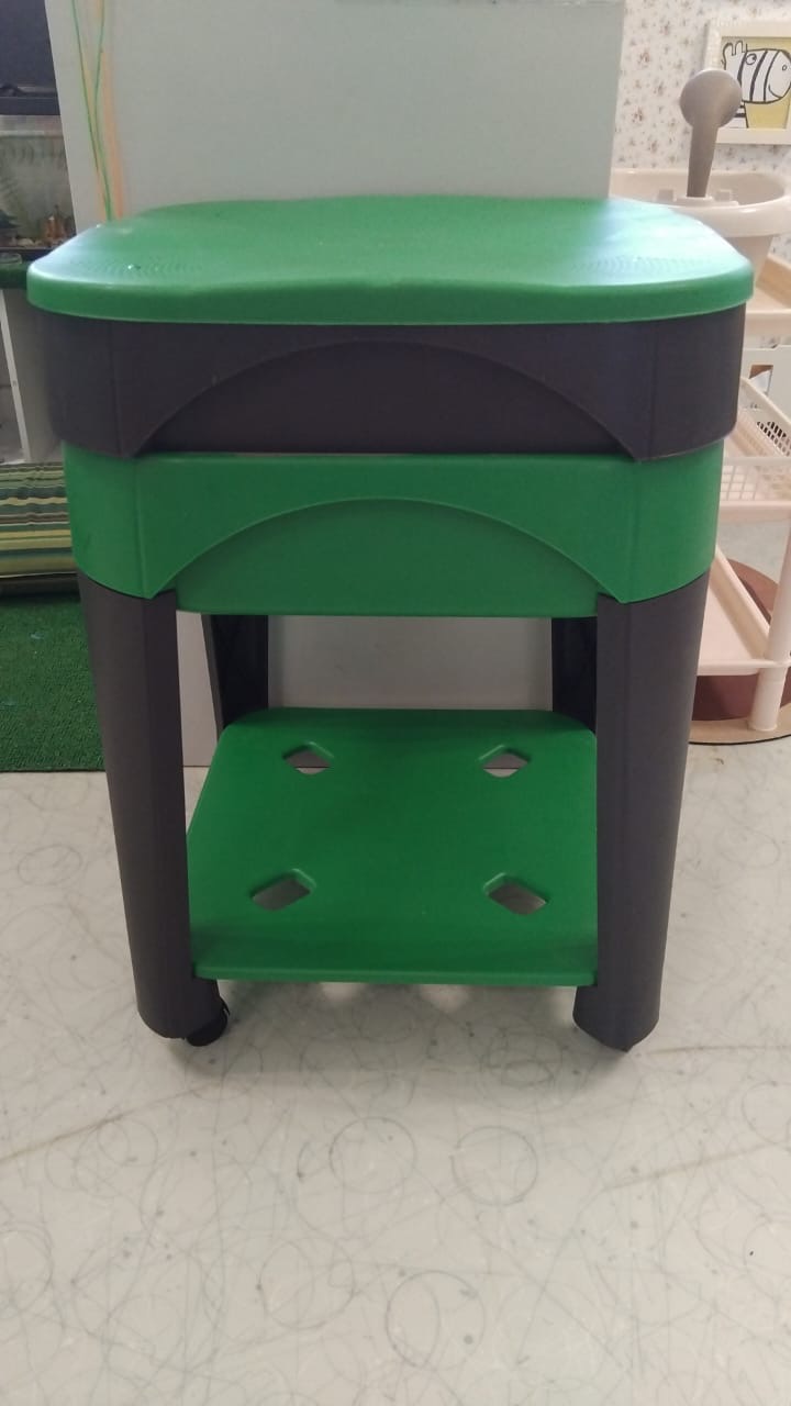 Les petits écolos compostent à la maternelle