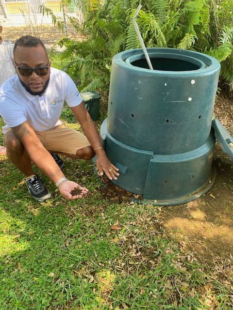 Créons notre propre compost pour l&rsquo;école!