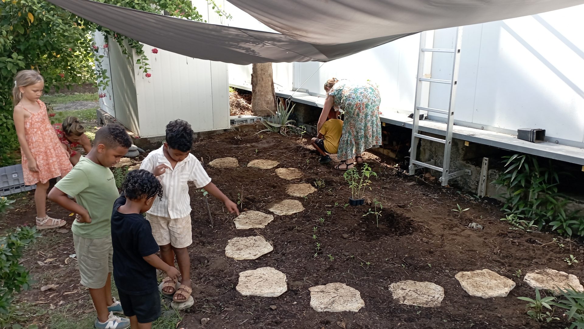 Création d’un nouvel espace potager dans la partie sud de l’école