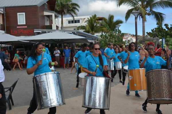 Un week-end qui s'est terminé en fanfare sur l'esplanade des Roches Noires à Saint-Gilles.